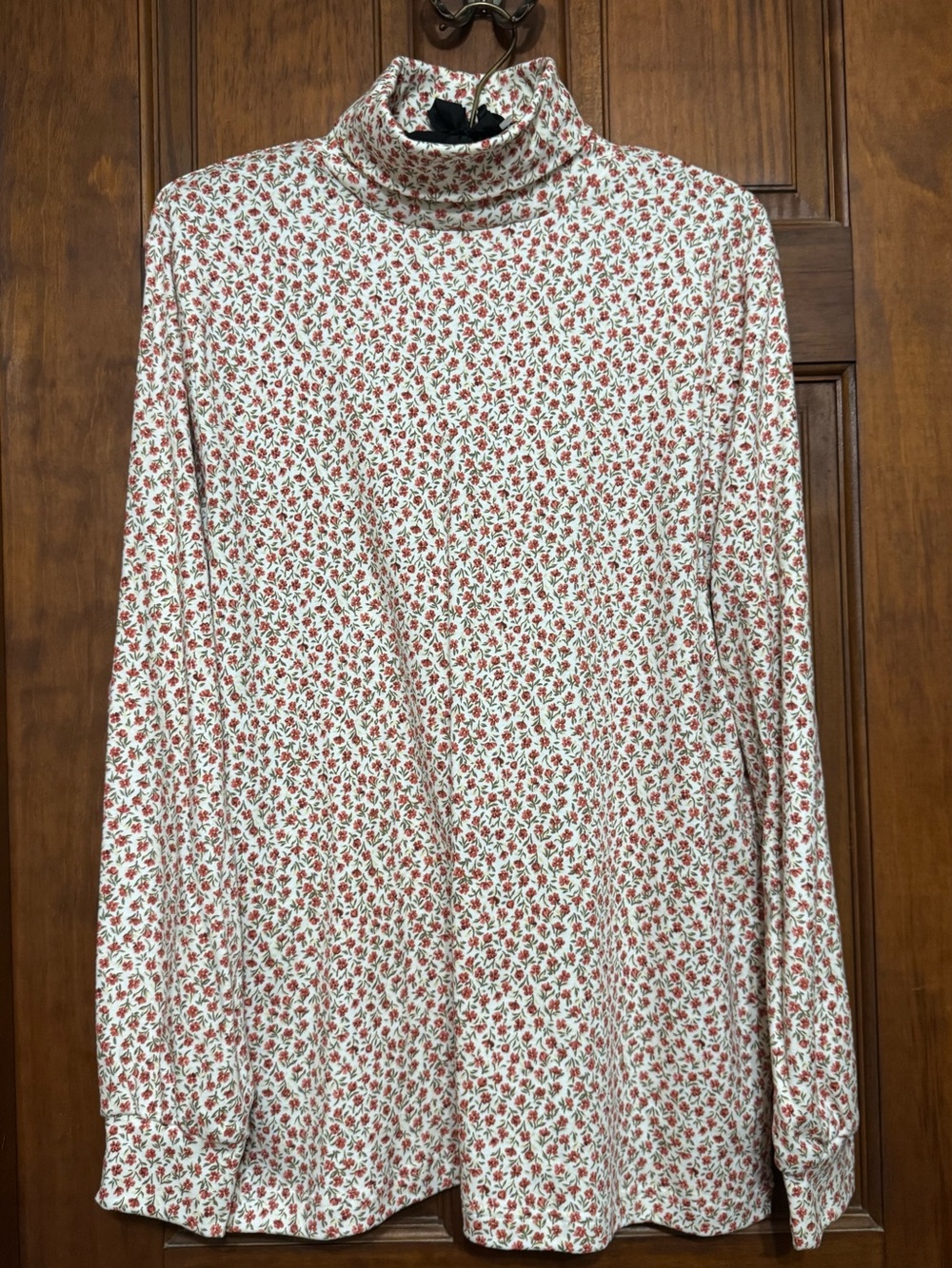 CORNER STONE TURTLENECK SIZE LARGE